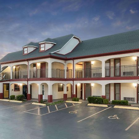 Travelodge Inn & Suites By Wyndham Norman Exterior foto